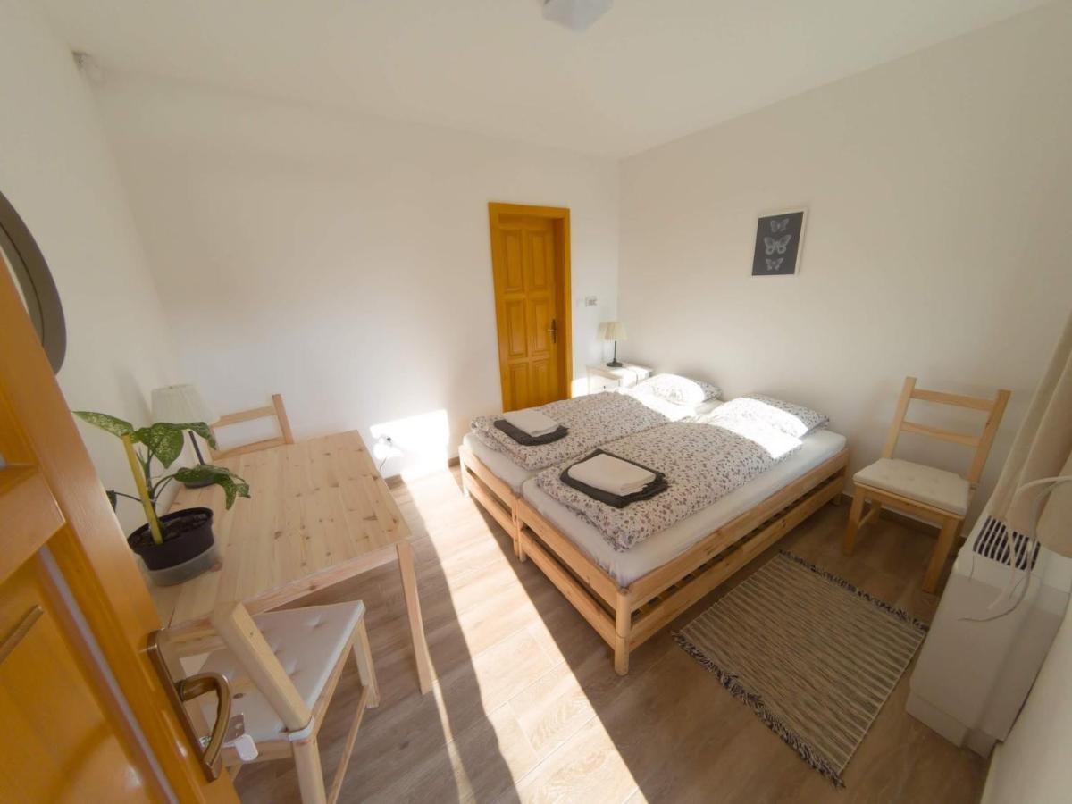 Kun Pista Vendégház Vertesboglar Exterior foto